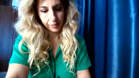 Mia                   Onlyfans link -  online show from June 30, 2026, 4:24 am