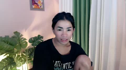 Snapshot of likliklicklengleng chatting on February 9, 2025, 9:58 am Leng online show from February 9, 2025, 9:58 am