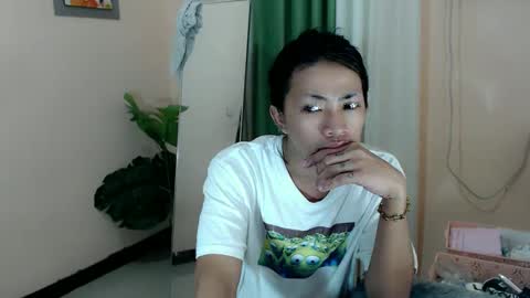 Snapshot of likliklicklengleng chatting on March 9, 2025, 3:05 pm Leng online show from March 9, 2025, 3:05 pm