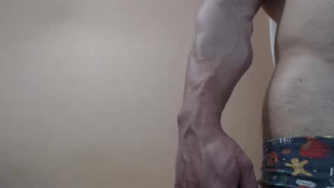 Snapshot of likwidator84 chatting on January 14, 2025, 1:04 am Maximus online show from January 14, 2025, 1:04 am