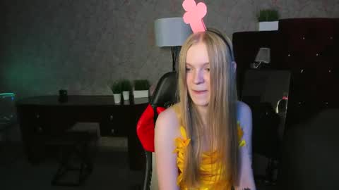 Snapshot of lil_cookie_monster chatting on June 27, 2026, 12:22 pm Erica online show from June 27, 2026, 12:22 pm