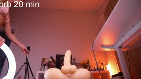 Snapshot of lil_eva chatting on February 8, 2025, 3:21 pm All my link in bio sign up to support me online show from February 8, 2025, 3:21 pm