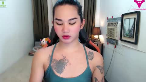 Snapshot of lil_fantacy chatting on November 12, 2025, 8:37 am LILY online show from November 12, 2025, 8:37 am