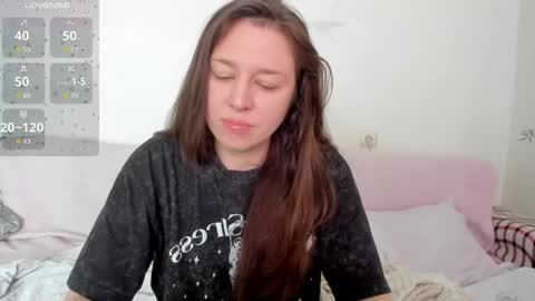 Snapshot of lil_foxy999 chatting on April 14, 2026, 6:30 am Alisa online show from April 14, 2026, 6:30 am