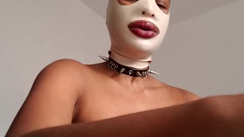 Snapshot of lil_ith chatting on February 19, 2026, 6:04 pm Lilith online show from February 19, 2026, 6:04 pm