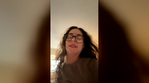 Snapshot of lil_lilyrose chatting on April 23, 2026, 7:27 pm Lily Rose online show from April 23, 2026, 7:27 pm