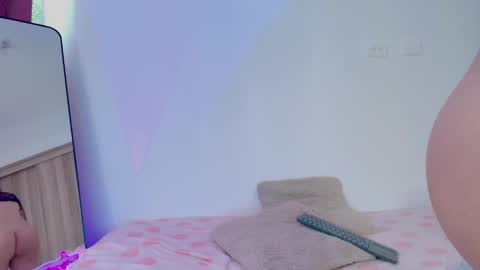 Snapshot of lil_swaay chatting on May 23, 2026, 9:52 pm Lola online show from May 23, 2026, 9:52 pm