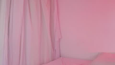 Snapshot of lil_swaay chatting on June 14, 2026, 2:24 am Lola online show from June 14, 2026, 2:24 am