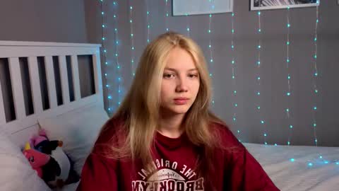 Emma online show from December 15, 2025, 10:52 am