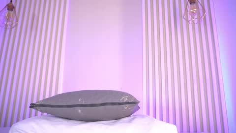 L I L A   online show from April 29, 2026, 3:43 am