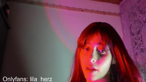 Snapshot of lila_herz chatting on October 25, 2025, 3:47 am Ren online show from October 25, 2025, 3:47 am