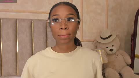 Snapshot of lilabeily chatting on December 13, 2024, 7:43 pm lila bailey online show from December 13, 2024, 7:43 pm