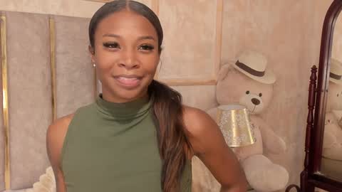 Snapshot of lilabeily chatting on December 16, 2024, 7:21 pm lila bailey online show from December 16, 2024, 7:21 pm