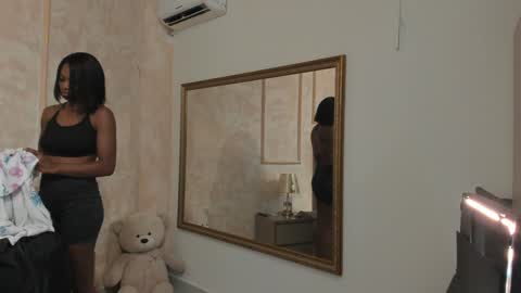 Snapshot of lilabeily chatting on January 7, 2025, 10:43 am lila bailey online show from January 7, 2025, 10:43 am