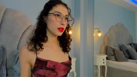 Snapshot of lilah_winter chatting on January 2, 2025, 5:18 pm Lilah online show from January 2, 2025, 5:18 pm