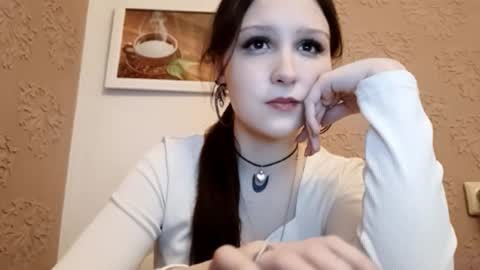 lilaheckenberg online show from March 10, 2026, 3:50 pm