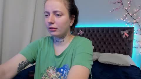 Snapshot of lilavame chatting on September 22, 2025, 8:33 pm LilaVame online show from September 22, 2025, 8:33 pm