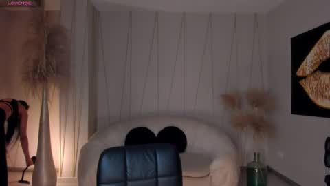 Lila West online show from October 9, 2025, 10:46 am