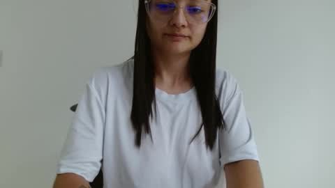 Valeri Villalobos  IG villa lobosvaleri online show from April 4, 2026, 3:20 pm