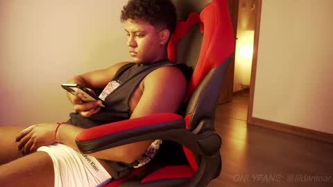 Snapshot of lildantear chatting on April 8, 2026, 8:25 am Dante online show from April 8, 2026, 8:25 am