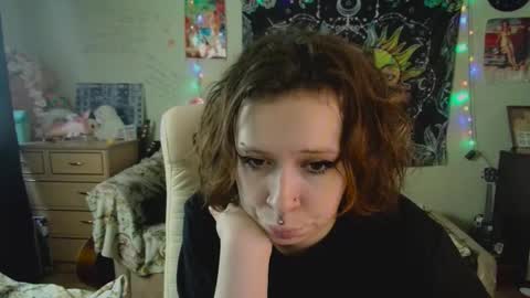 Snapshot of lileyfoxxx chatting on October 7, 2025, 10:23 am Lil online show from October 7, 2025, 10:23 am