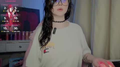 Nika and Lori online show from May 1, 2026, 10:42 am