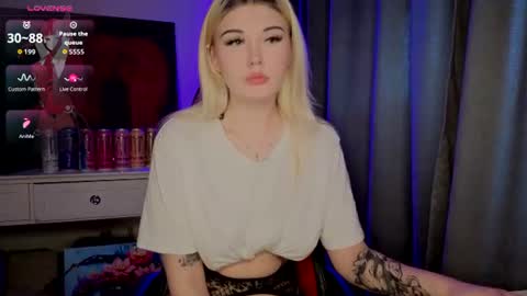 Snapshot of lilhornyprincess chatting on July 1, 2026, 9:33 am Nika and Lori online show from July 1, 2026, 9:33 am