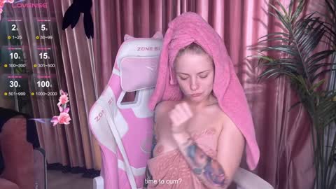 Lili online show from September 16, 2025, 7:15 pm