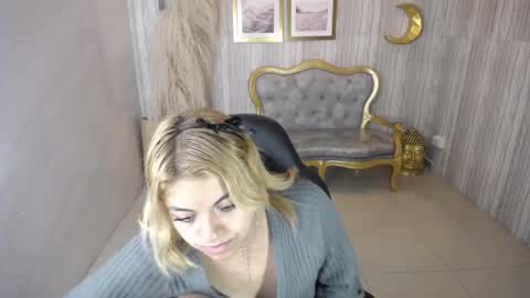 Snapshot of lili_conor_s chatting on February 20, 2025, 9:00 am Lili online show from February 20, 2025, 9:00 am