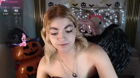 Snapshot of lili_conor_s chatting on October 5, 2025, 9:40 am Lili online show from October 5, 2025, 9:40 am