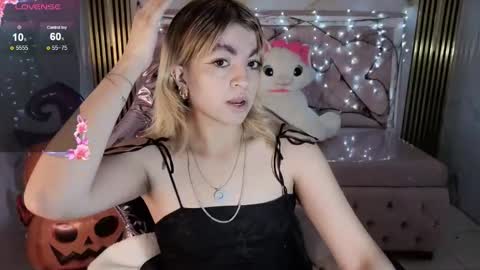 Snapshot of lili_conor_s chatting on October 28, 2025, 4:16 am Lili online show from October 28, 2025, 4:16 am