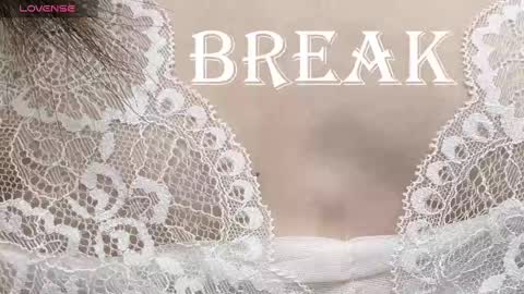 Snapshot of lili_flowerr chatting on February 15, 2025, 12:11 pm Lilli follow me kiss online show from February 15, 2025, 12:11 pm