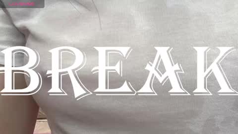 Snapshot of lili_flowerr chatting on February 22, 2025, 11:57 am Lilli follow me kiss online show from February 22, 2025, 11:57 am