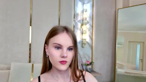 Snapshot of lili_lohan chatting on May 25, 2026, 5:02 am lili_lohan online show from May 25, 2026, 5:02 am
