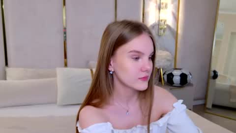 Snapshot of lili_lohan chatting on July 13, 2026, 5:10 am lili_lohan online show from July 13, 2026, 5:10 am