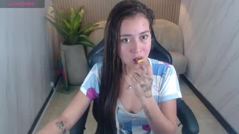lili_mint_tf online show from April 30, 2026, 3:57 am