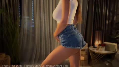 Lili  Nude ONLY Ticket or Fansly  online show from August 3, 2026, 9:07 pm