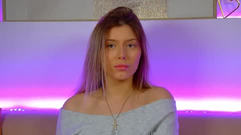 Mia online show from February 6, 2025, 12:37 pm