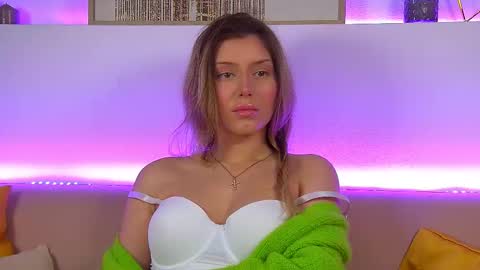 Mia online show from February 10, 2025, 9:36 am