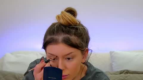 Mia online show from February 22, 2025, 7:12 am