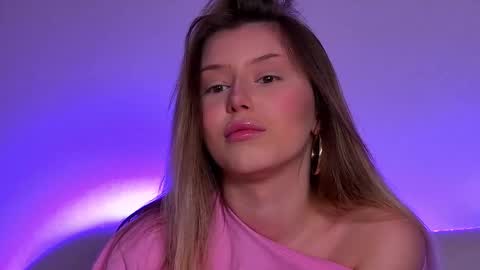 Mia online show from February 24, 2025, 12:37 pm