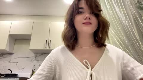 Lilia online show from April 22, 2026, 6:42 pm