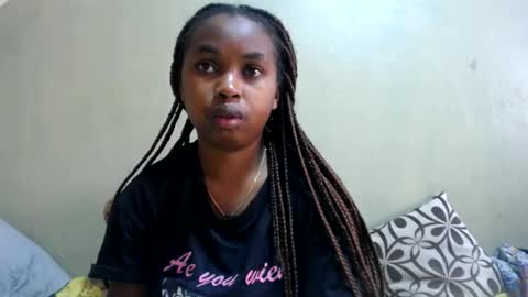 liliah online show from October 3, 2025, 8:22 am