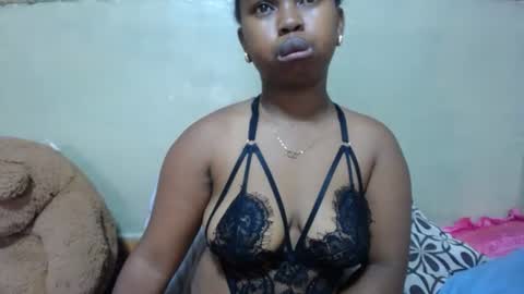 liliah online show from November 26, 2025, 2:34 am