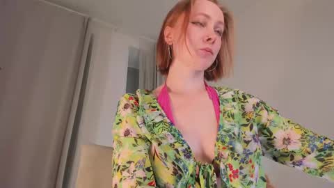Snapshot of lilian_kroft chatting on May 25, 2026, 12:00 pm LIL online show from May 25, 2026, 12:00 pm
