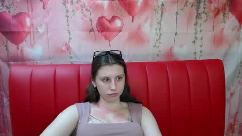 lilianashine online show from April 23, 2026, 12:29 pm