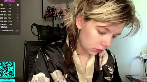Snapshot of liliandaniels chatting on May 10, 2026, 7:13 am Lilian online show from May 10, 2026, 7:13 am