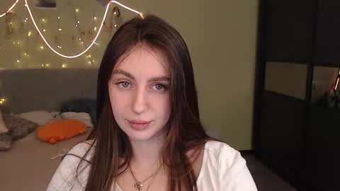 Lilu online show from December 1, 2025, 1:43 am