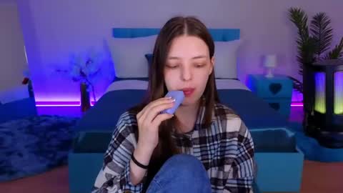 Lili Bakery online show from July 28, 2026, 2:40 am
