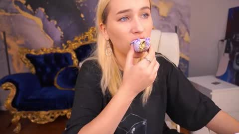 lilielfie online show from September 9, 2025, 6:46 am